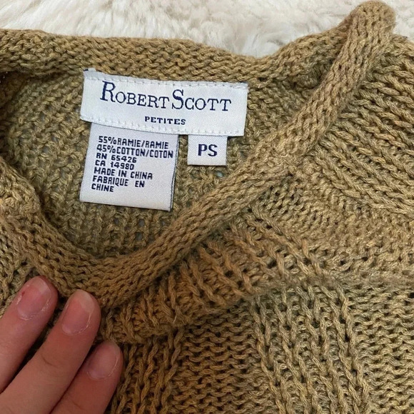 Robert Scott Petites knit tan long sleeve sweater size small - Picture 2 of 4